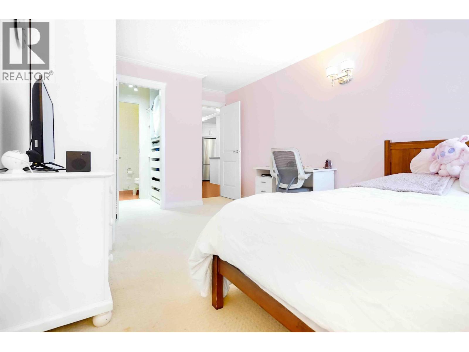 306 2020 FULLERTON AVENUE, North Vancouver