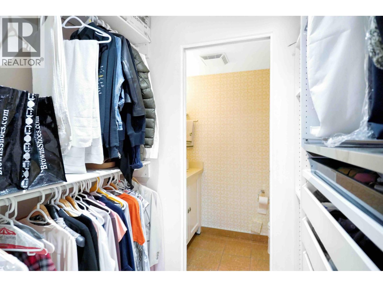 306 2020 FULLERTON AVENUE, North Vancouver