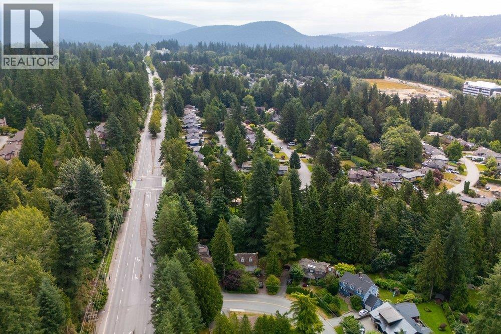 3095 PLYMOUTH DRIVE, North Vancouver