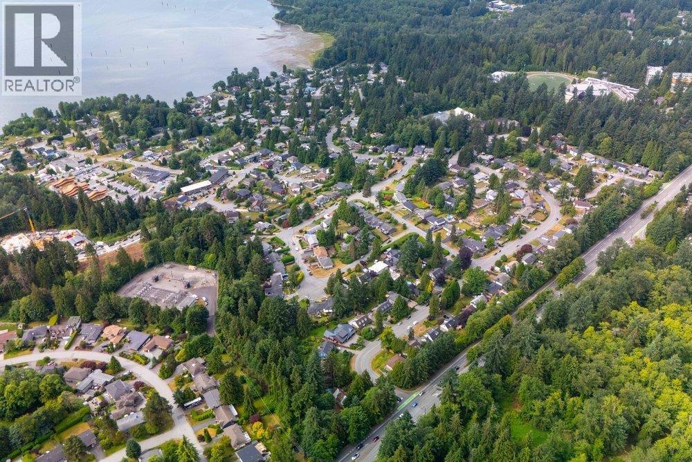 3095 PLYMOUTH DRIVE, North Vancouver