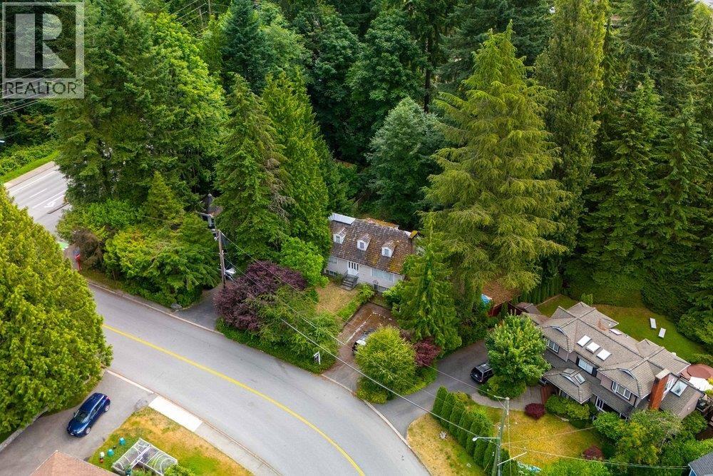 3095 PLYMOUTH DRIVE, North Vancouver