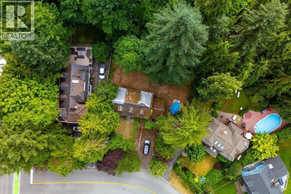 3095 PLYMOUTH DRIVE, North Vancouver