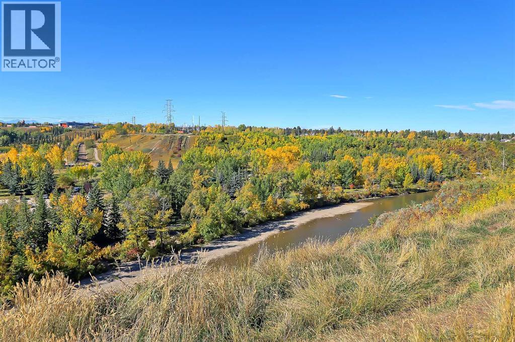 Single Family House for Sale in    Avenue SW Windsor Park Calgary 