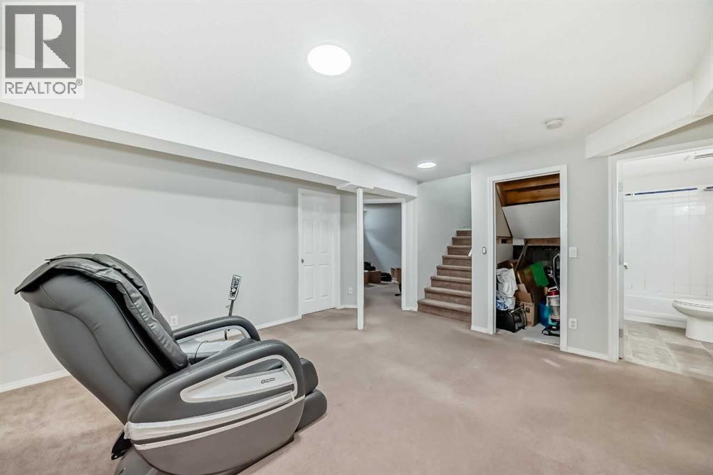 Single Family House for Sale in  Saddlecrest Crescent NE Saddle Ridge Calgary 