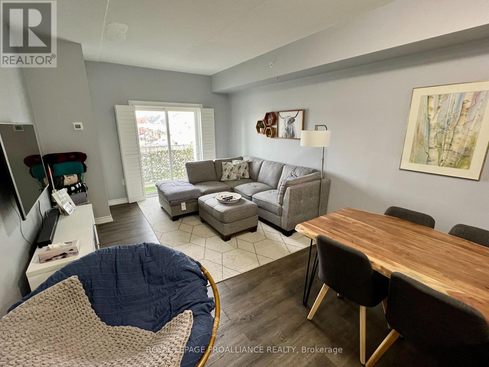 290 Liberty Unit 302 photo 2