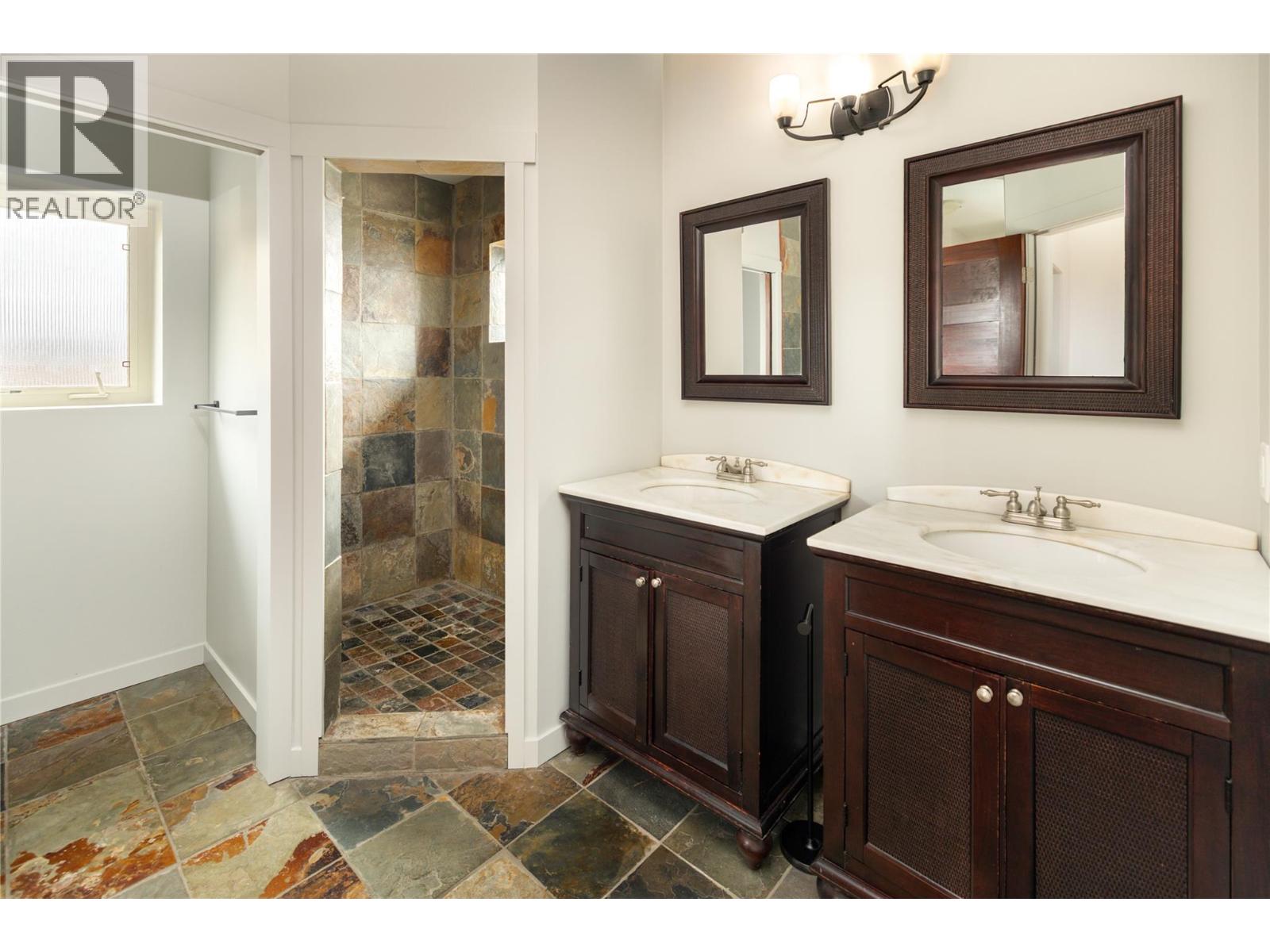  3025 Ensign Lane, West Kelowna
