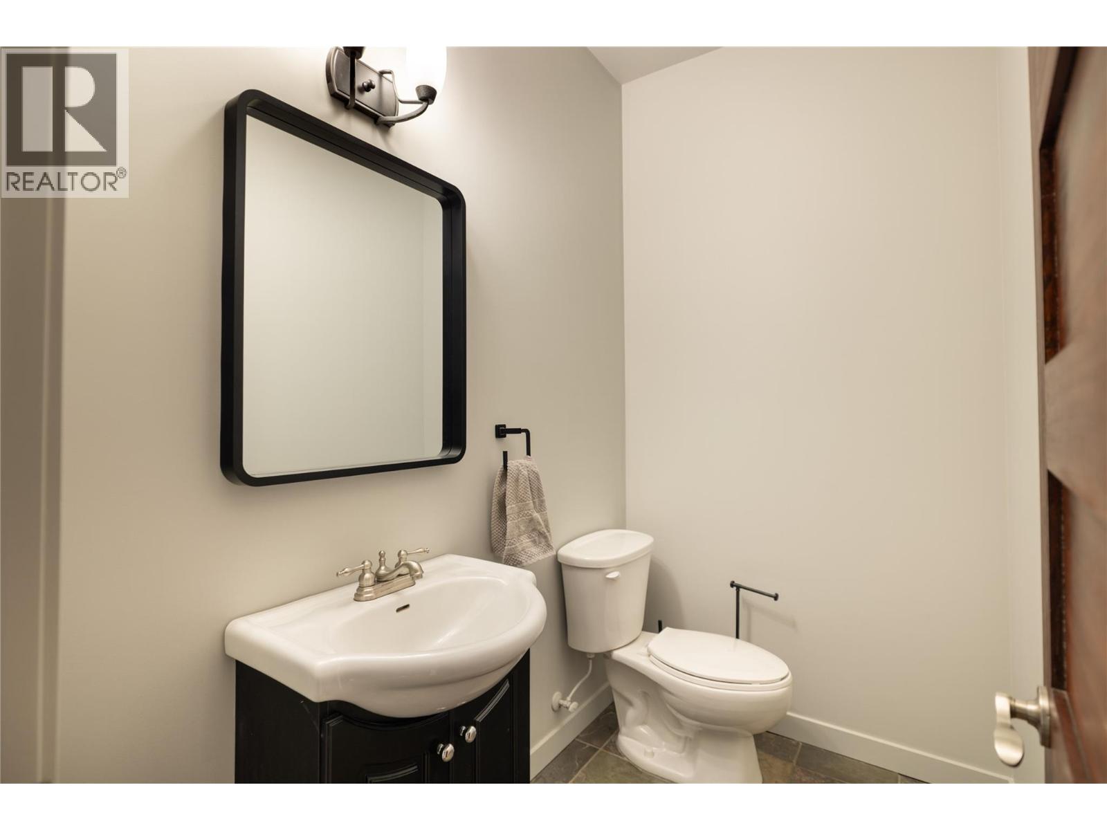  3025 Ensign Lane, West Kelowna