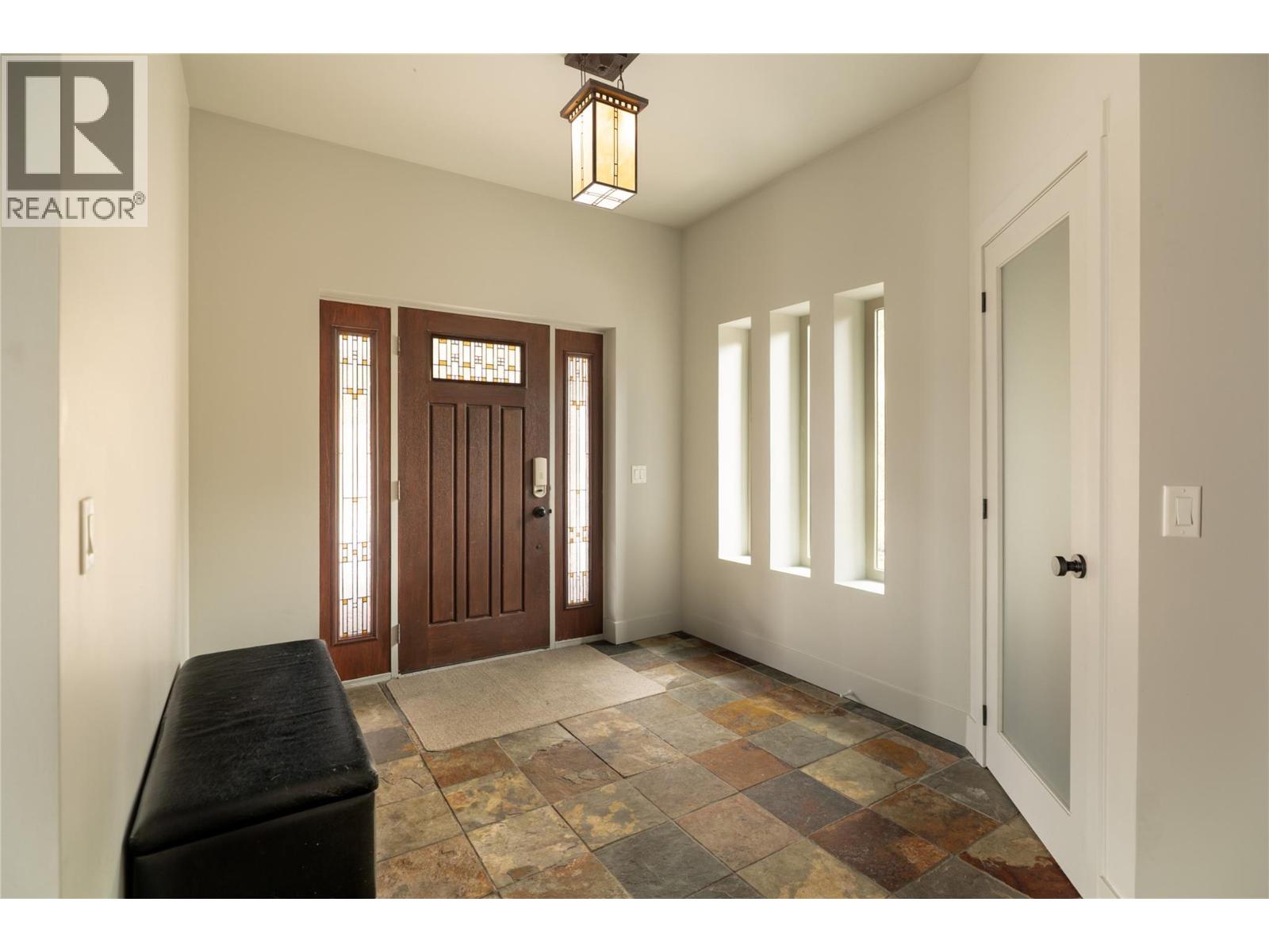  3025 Ensign Lane, West Kelowna
