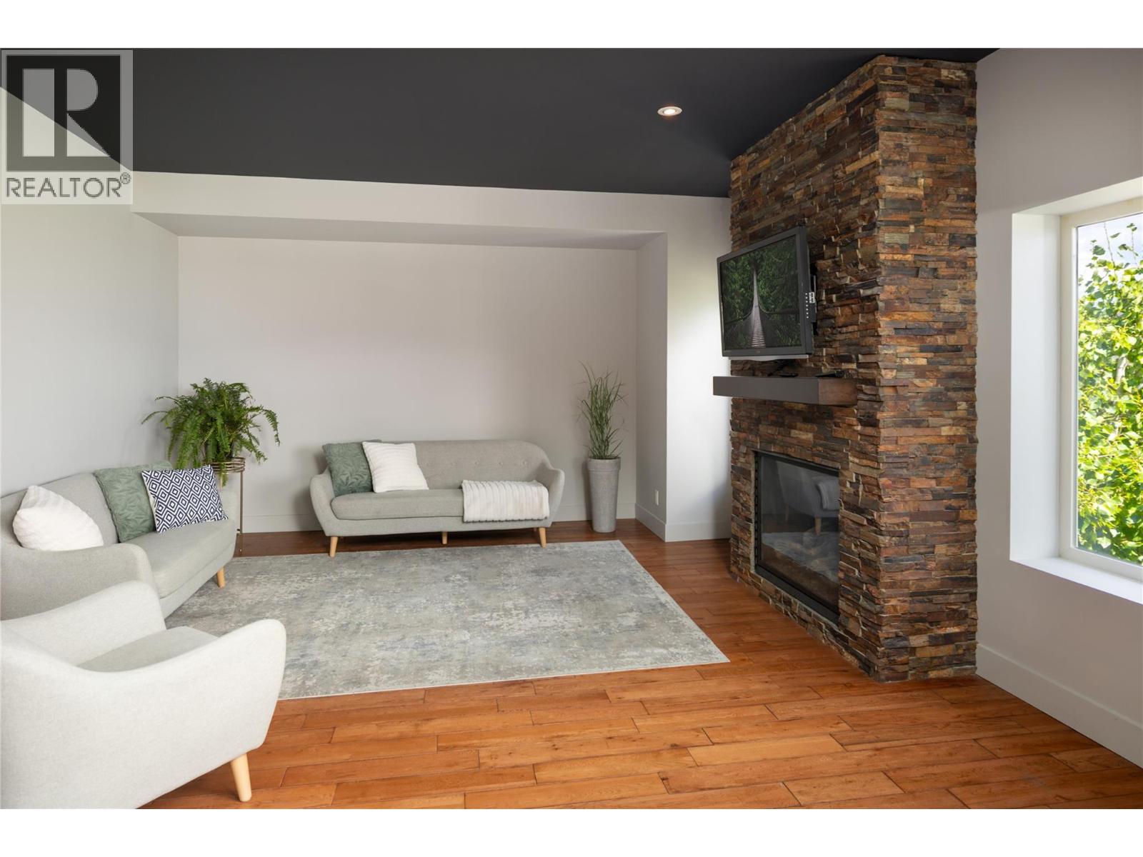 3025 Ensign Lane, West Kelowna