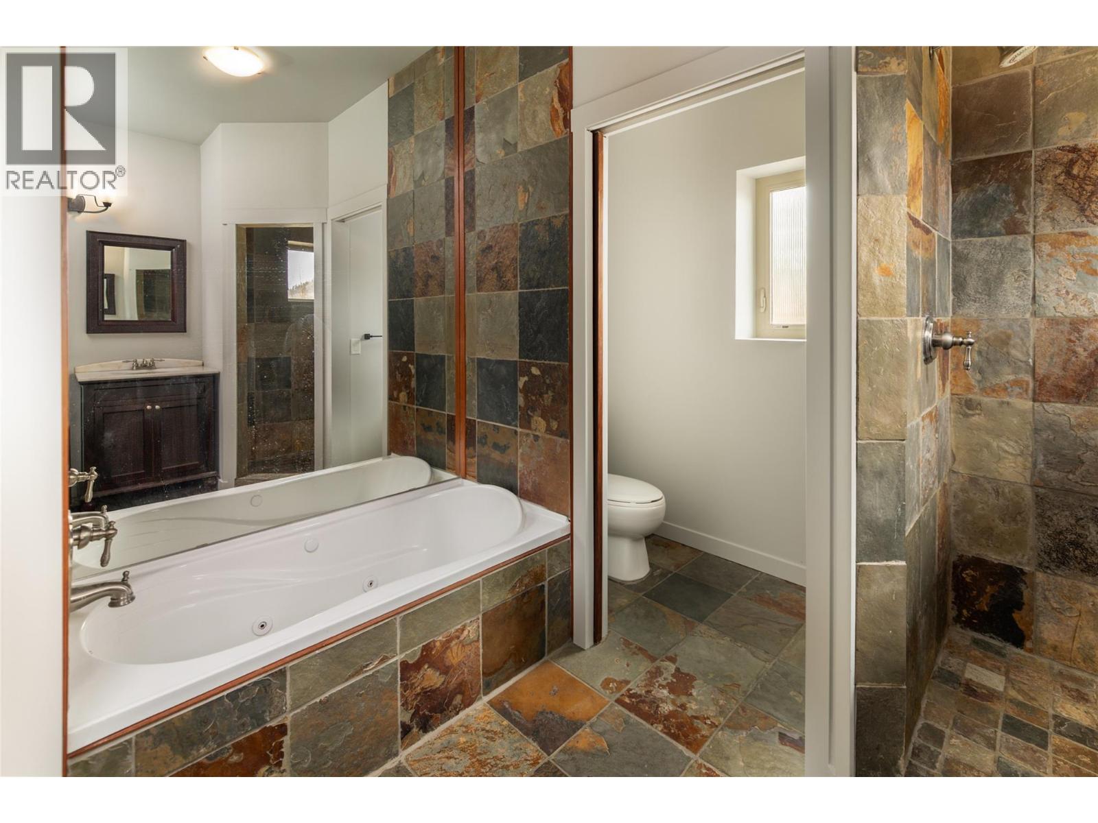  3025 Ensign Lane, West Kelowna