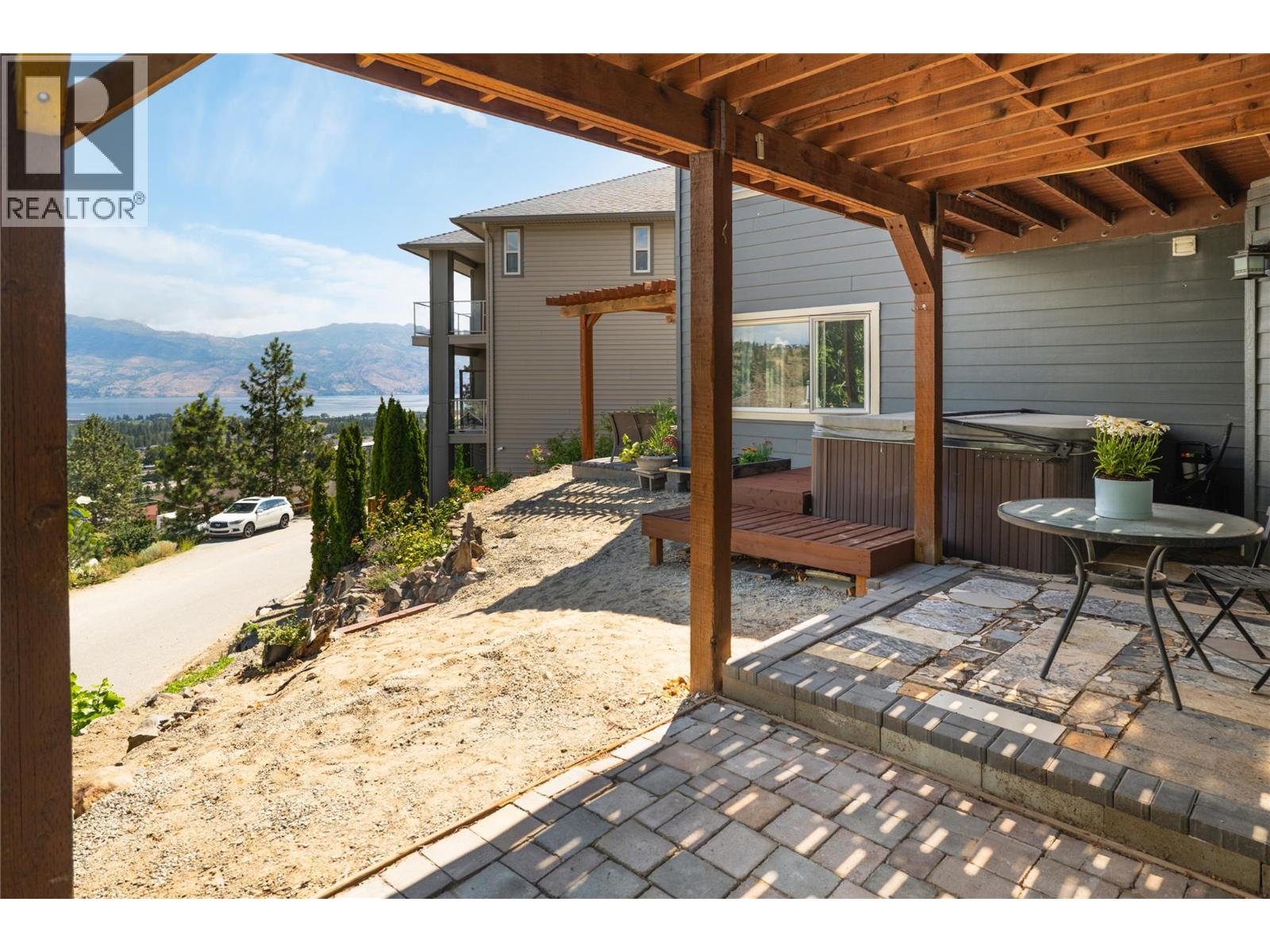  3025 Ensign Lane, West Kelowna