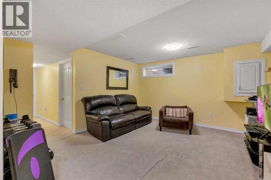 Single Family House for Sale in  Tarington Green NE Taradale Calgary 