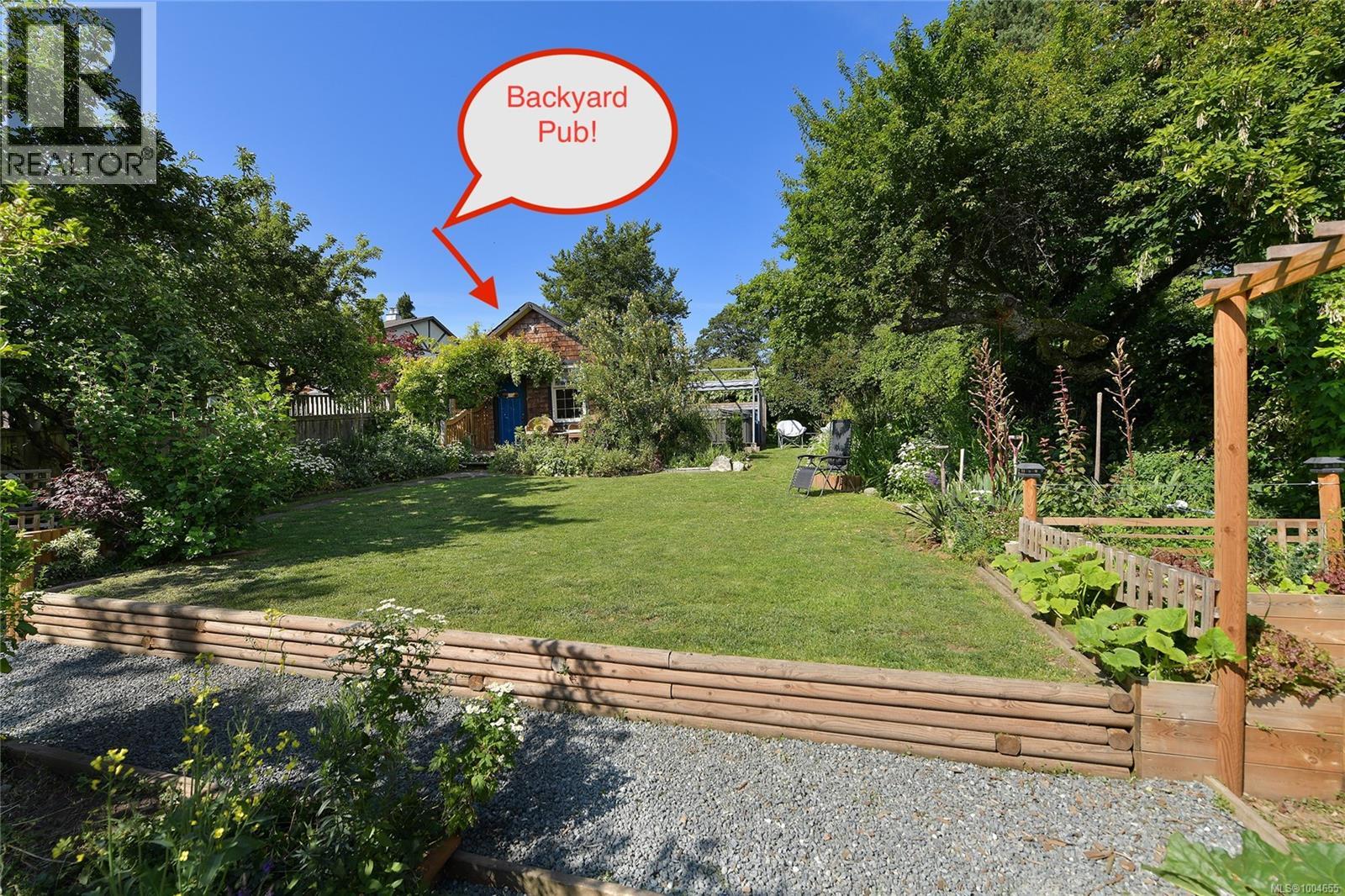  566 Gorge Road West, Saanich
