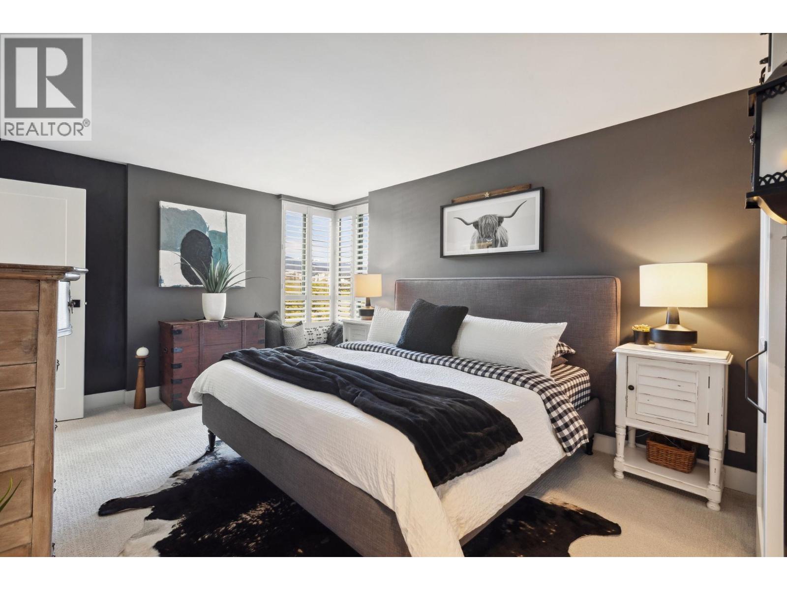14E 328 TAYLOR WAY, West Vancouver