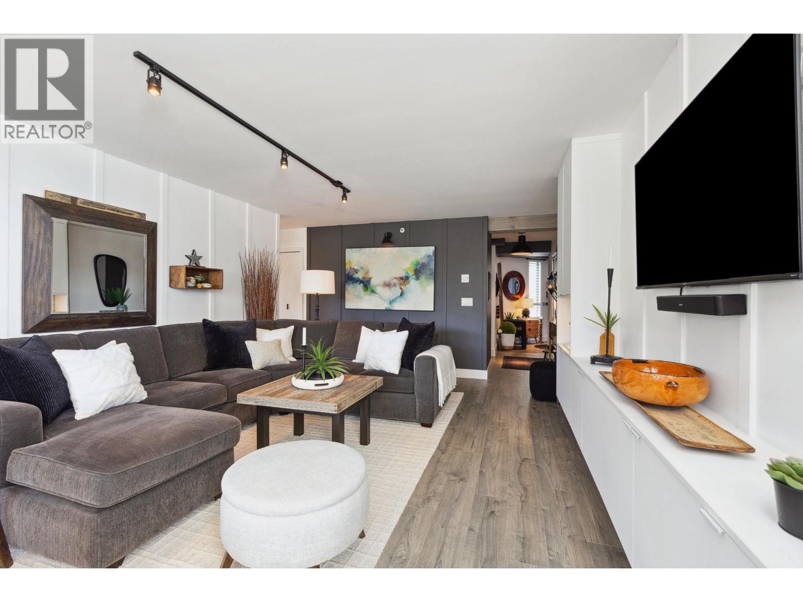 14E 328 TAYLOR WAY, West Vancouver