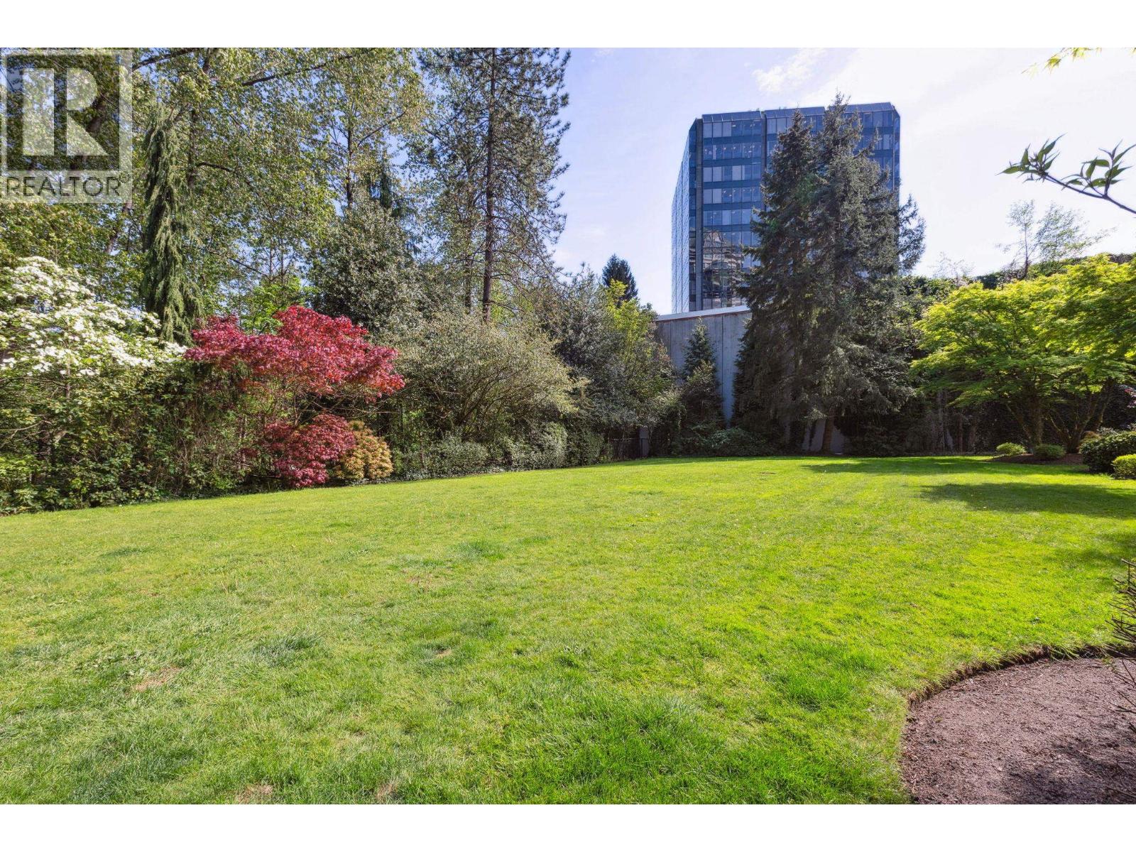 14E 328 TAYLOR WAY, West Vancouver