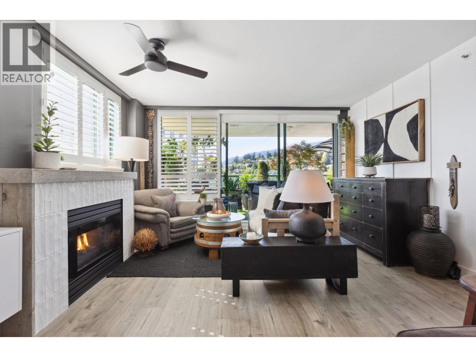 14E 328 TAYLOR WAY, West Vancouver