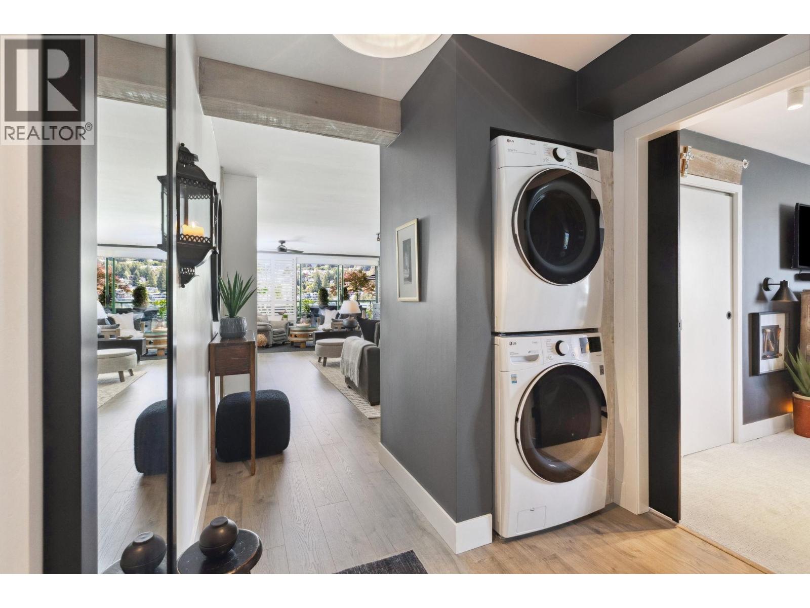 14E 328 TAYLOR WAY, West Vancouver