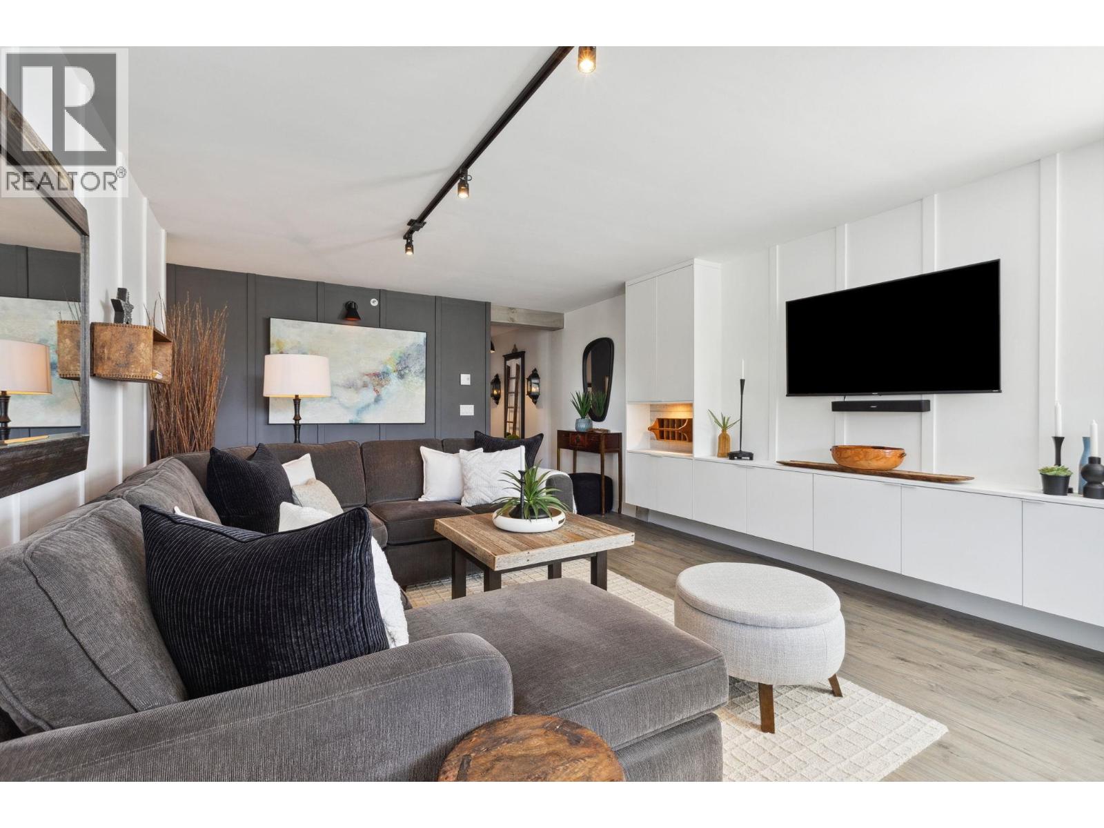 14E 328 TAYLOR WAY, West Vancouver