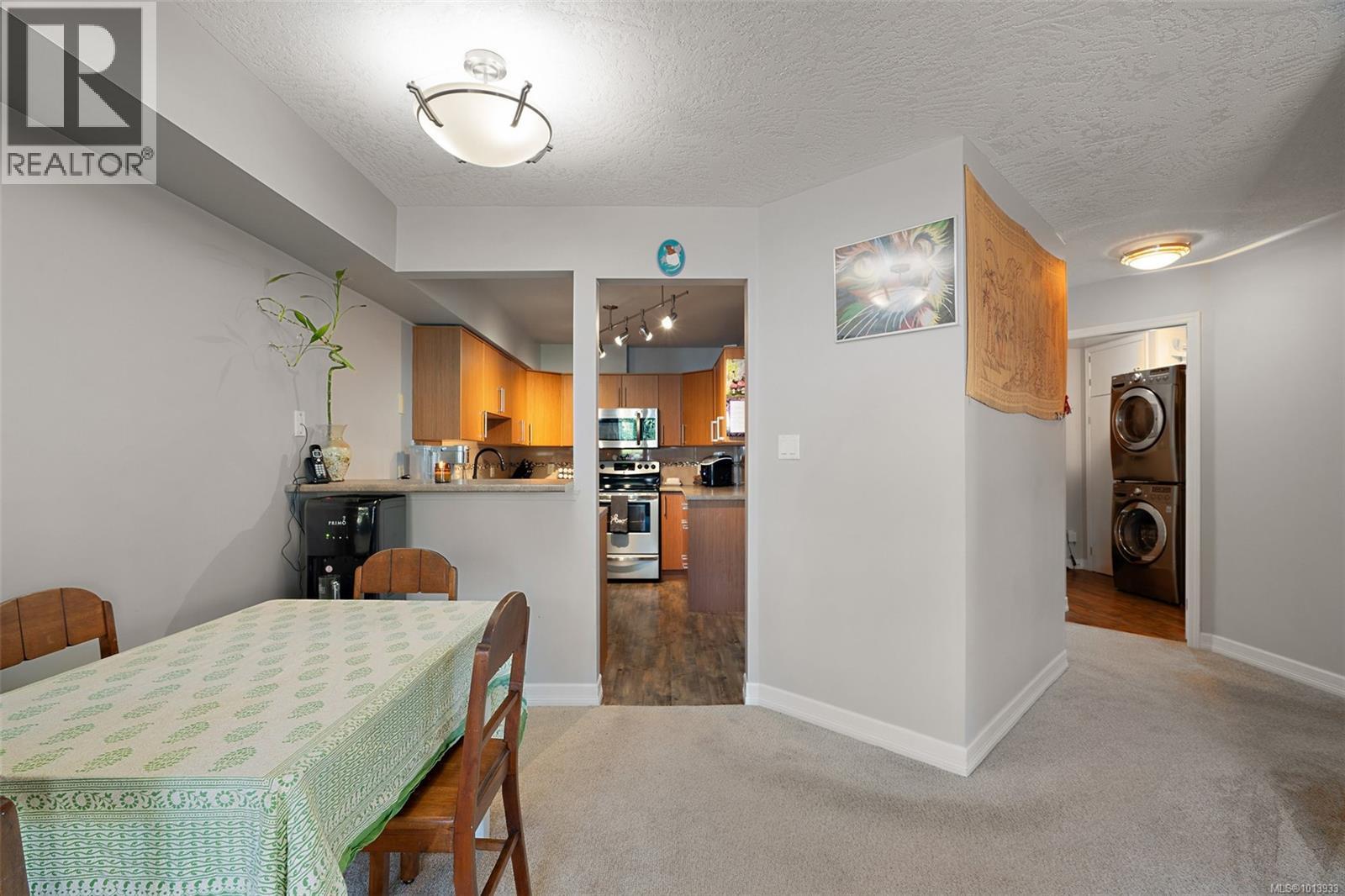 228 2245 James White Blvd, Sidney