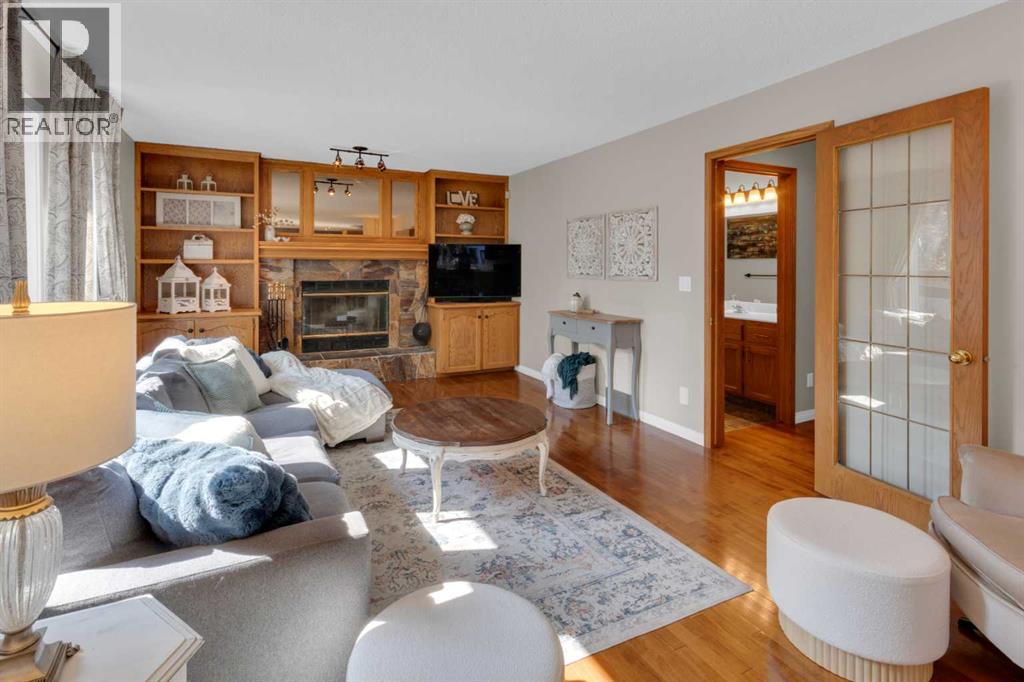 Single Family House for Sale in  Woodbriar Place SW Woodbine Calgary 