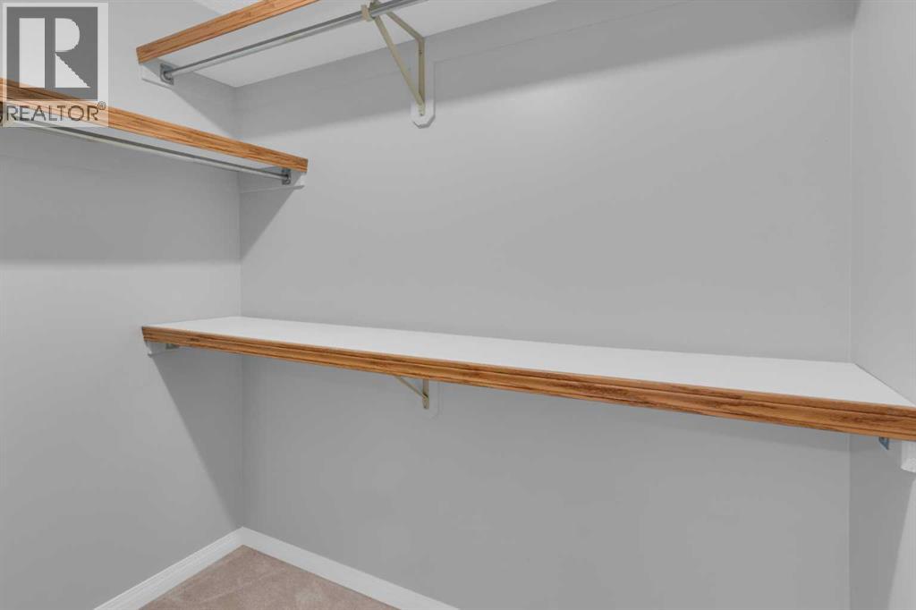 Single Family House for Sale in  Woodbriar Place SW Woodbine Calgary 