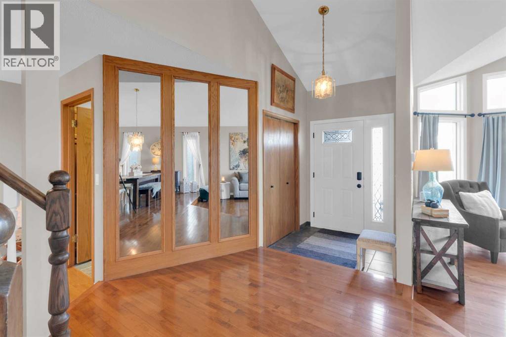 Single Family House for Sale in  Woodbriar Place SW Woodbine Calgary 