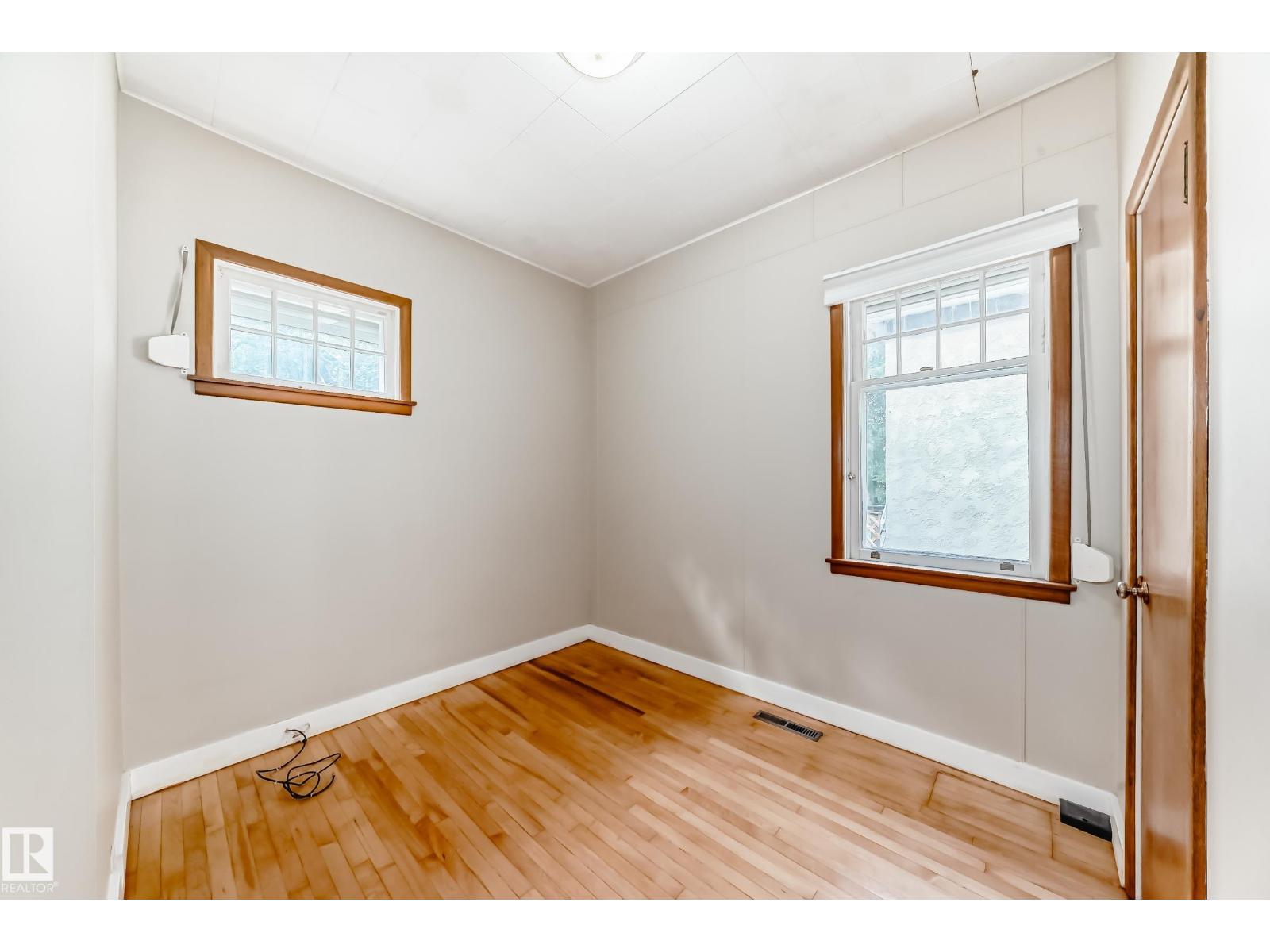 12605 107 AV NW - 20