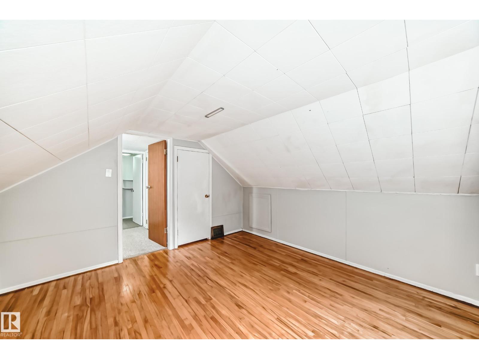 12605 107 AV NW - 30