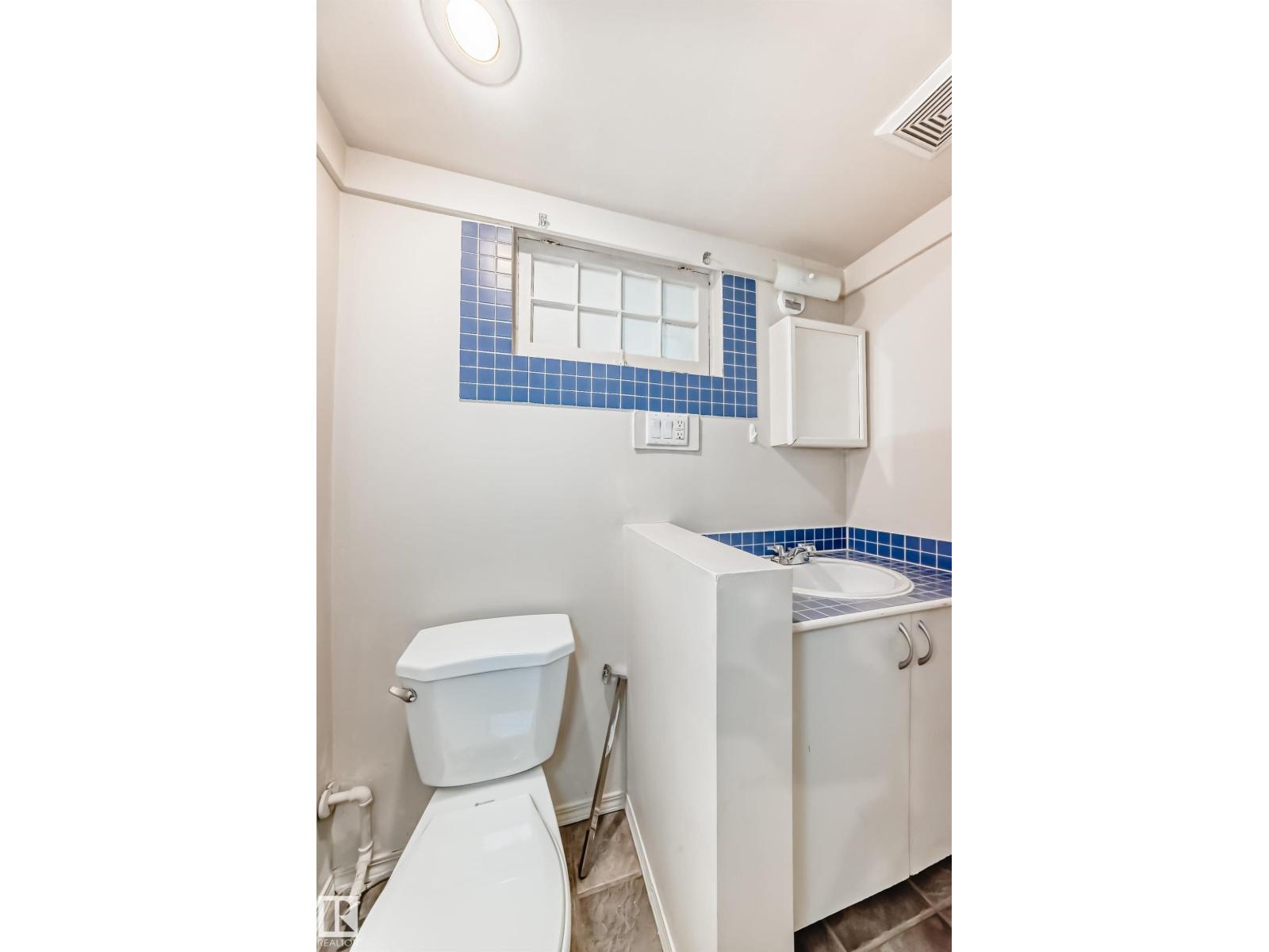 12605 107 AV NW - 50