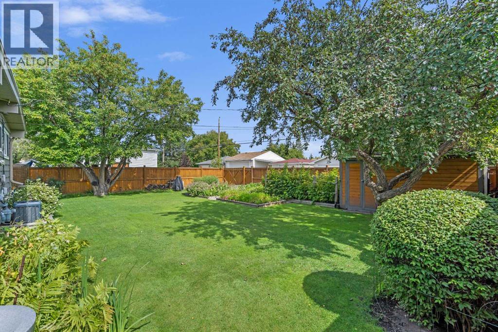 Single Family House Bungalow for Sale in  Brentwood Green NW Brentwood Calgary 