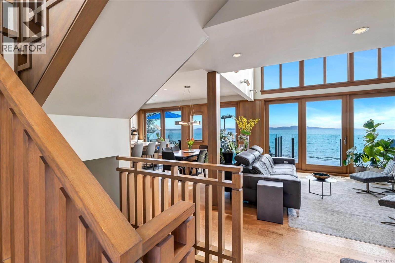  5073 Cordova Bay Road, Saanich