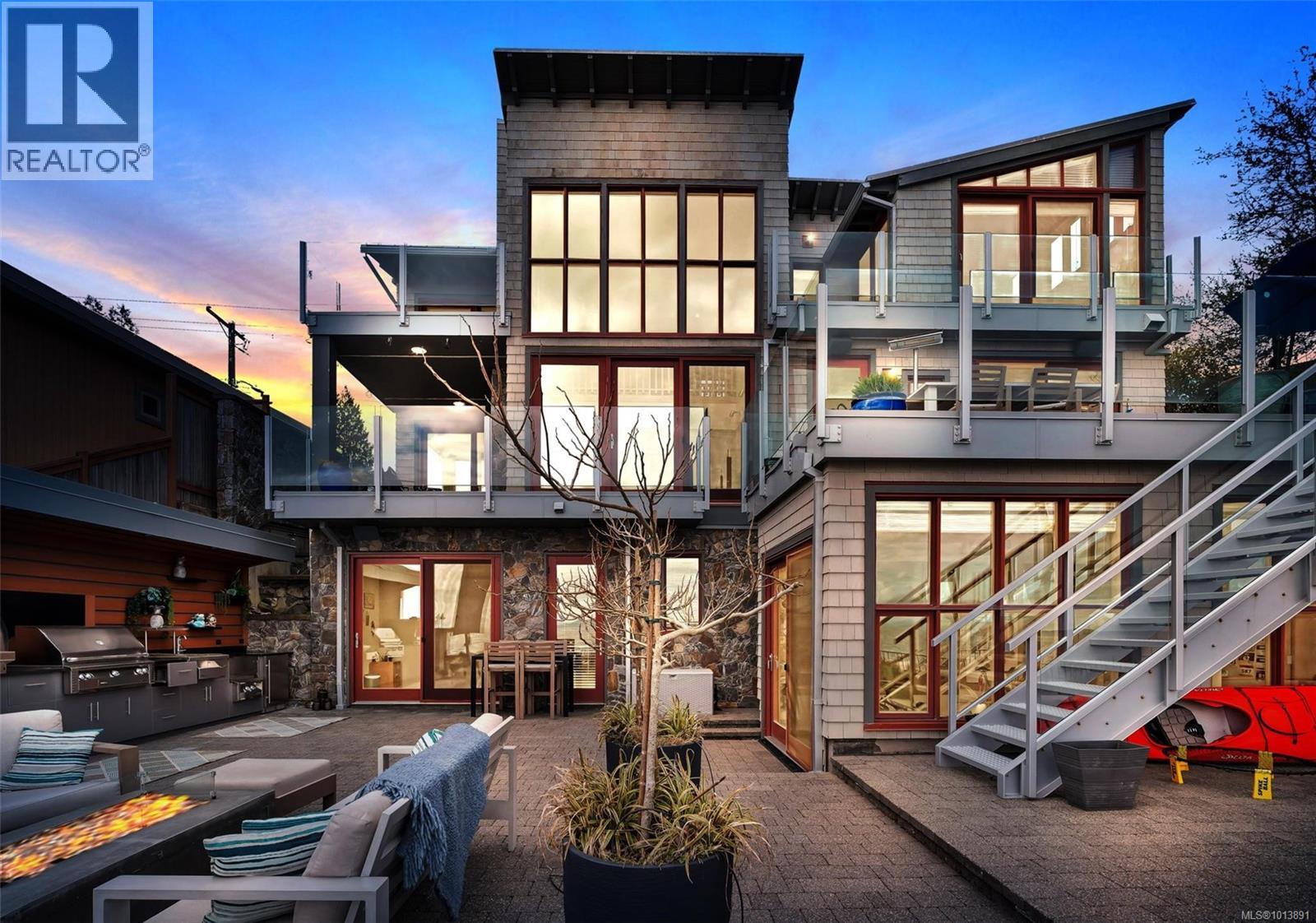  5073 Cordova Bay Road, Saanich