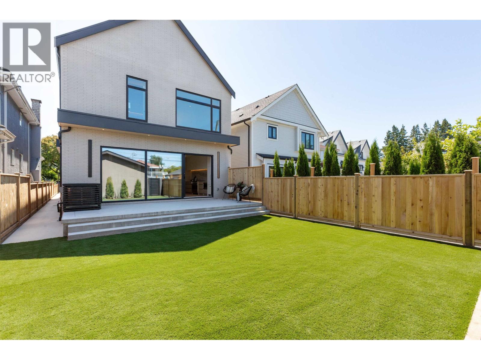 2 1243 E 27TH AVENUE, Vancouver