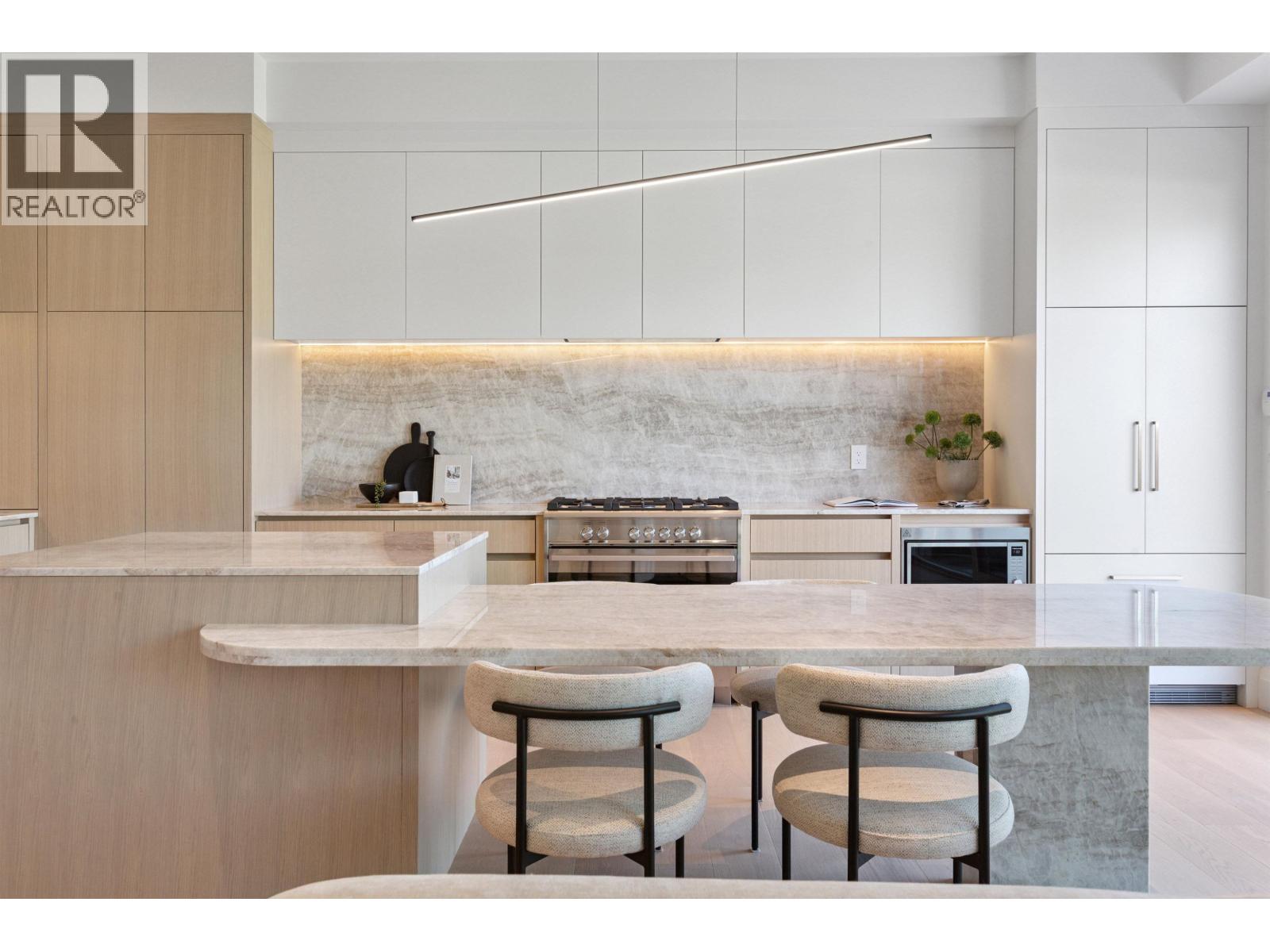 2 1243 E 27TH AVENUE, Vancouver