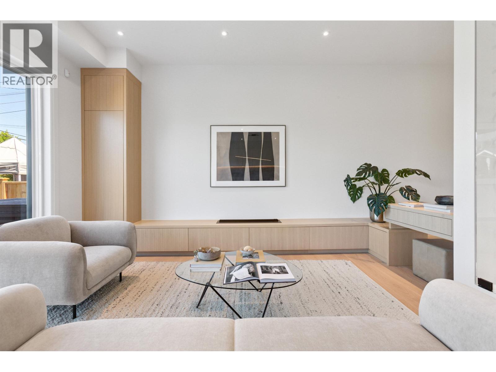 2 1243 E 27TH AVENUE, Vancouver