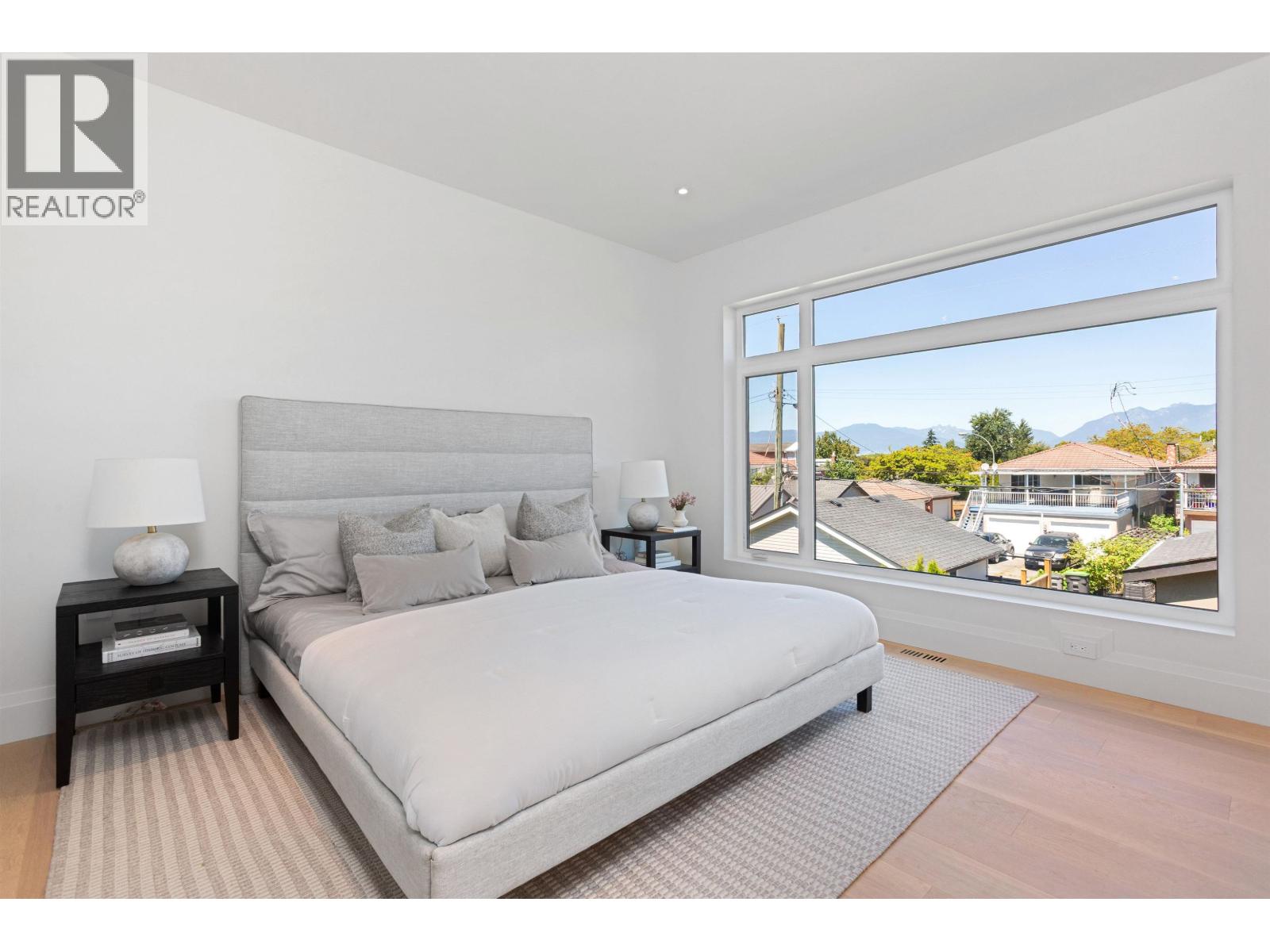 2 1243 E 27TH AVENUE, Vancouver