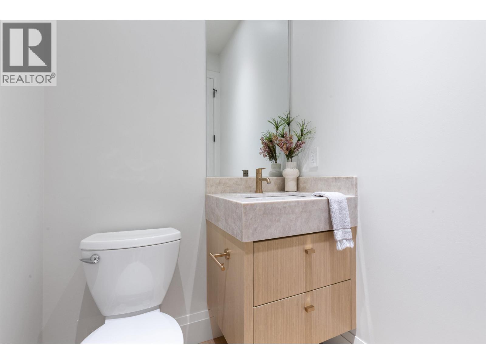 2 1243 E 27TH AVENUE, Vancouver