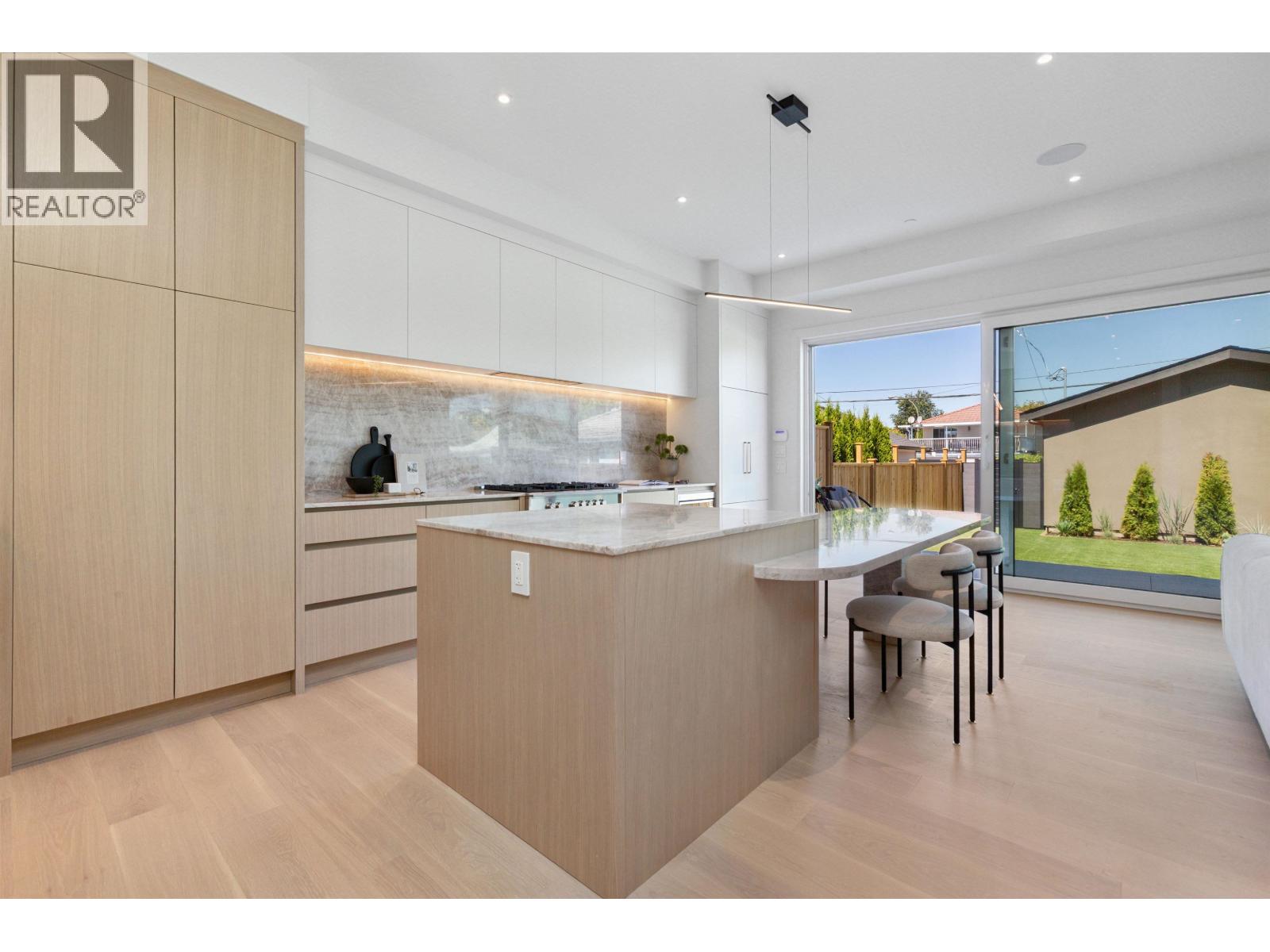 2 1243 E 27TH AVENUE, Vancouver