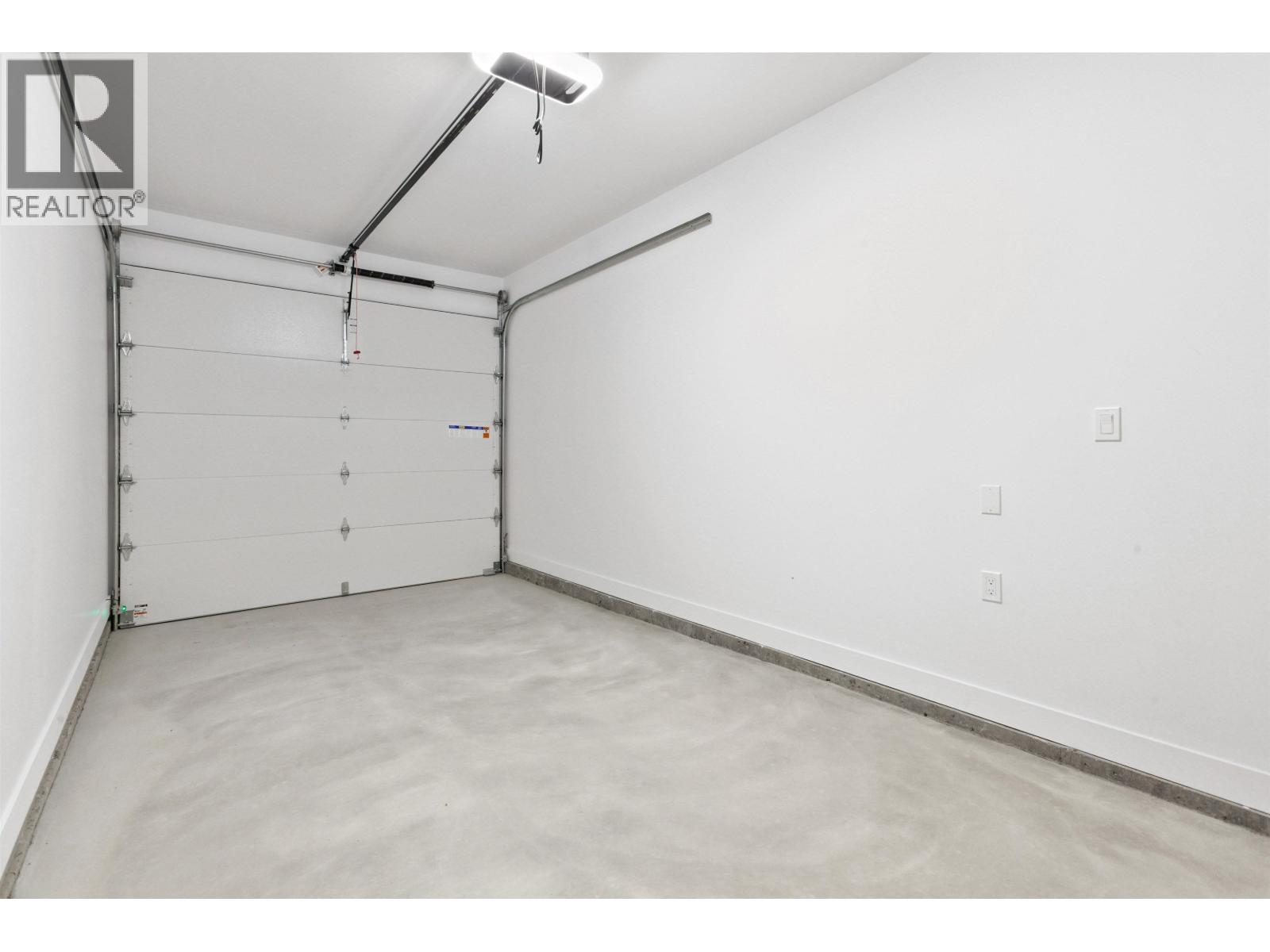 2 1243 E 27TH AVENUE, Vancouver