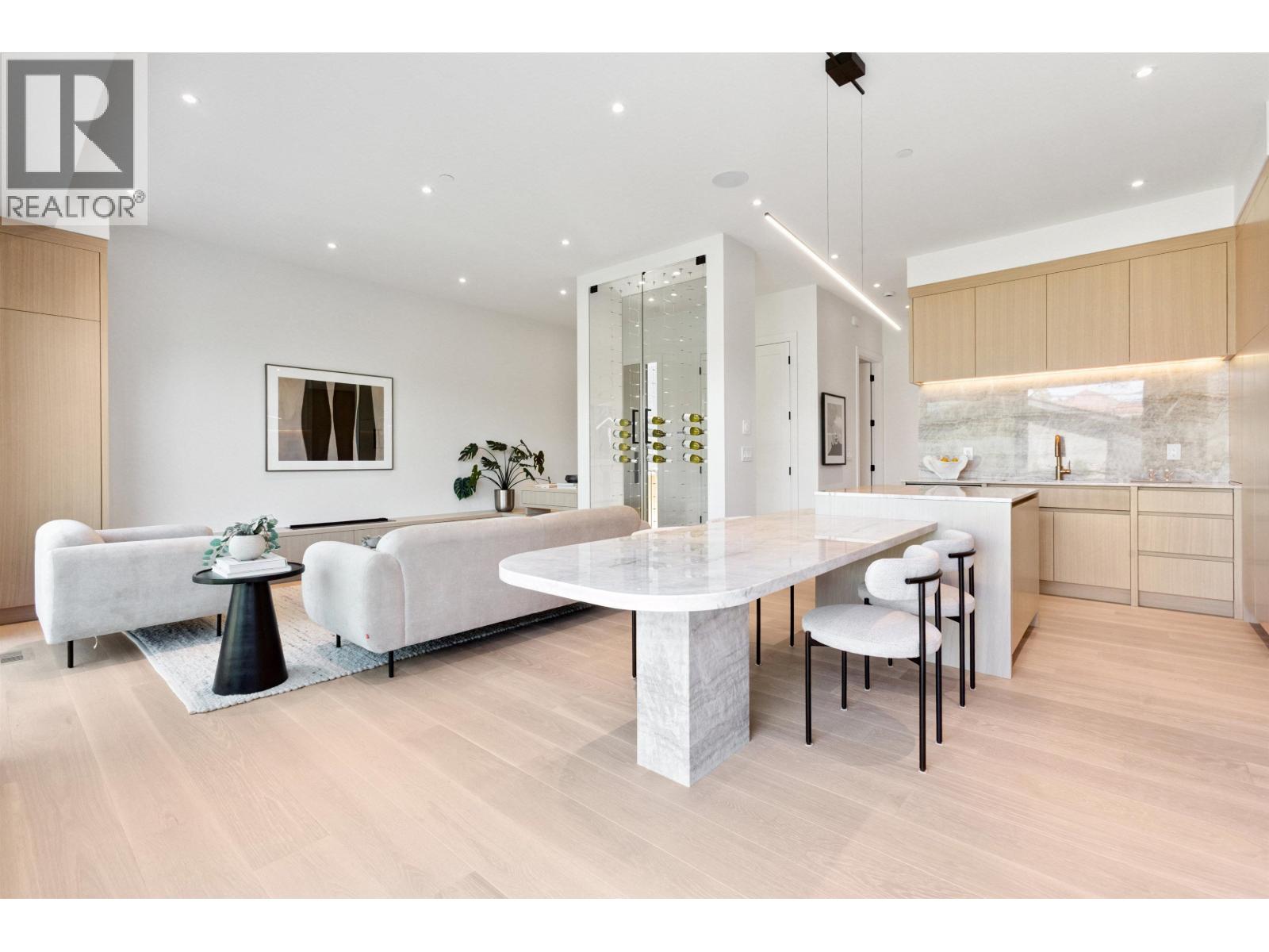 2 1243 E 27TH AVENUE, Vancouver