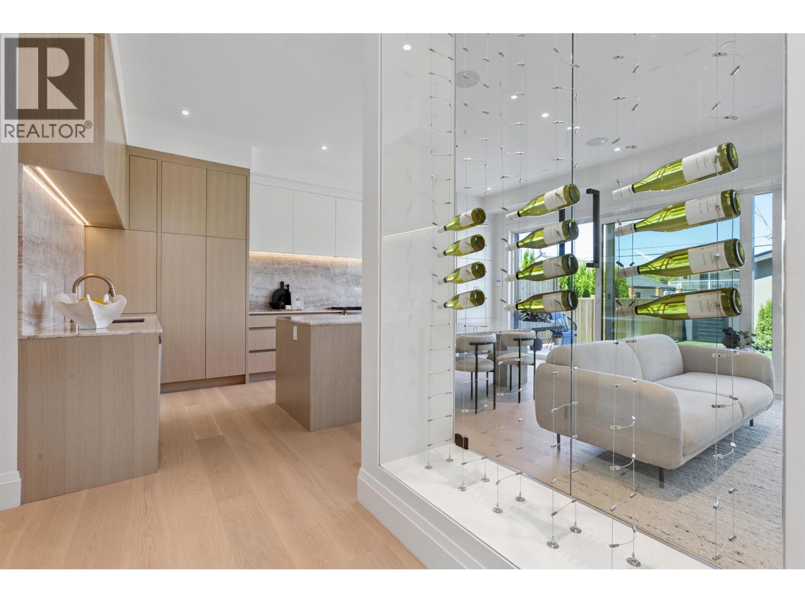 2 1243 E 27TH AVENUE, Vancouver