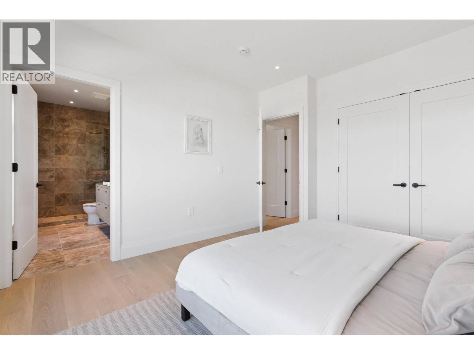 2 1243 E 27TH AVENUE, Vancouver