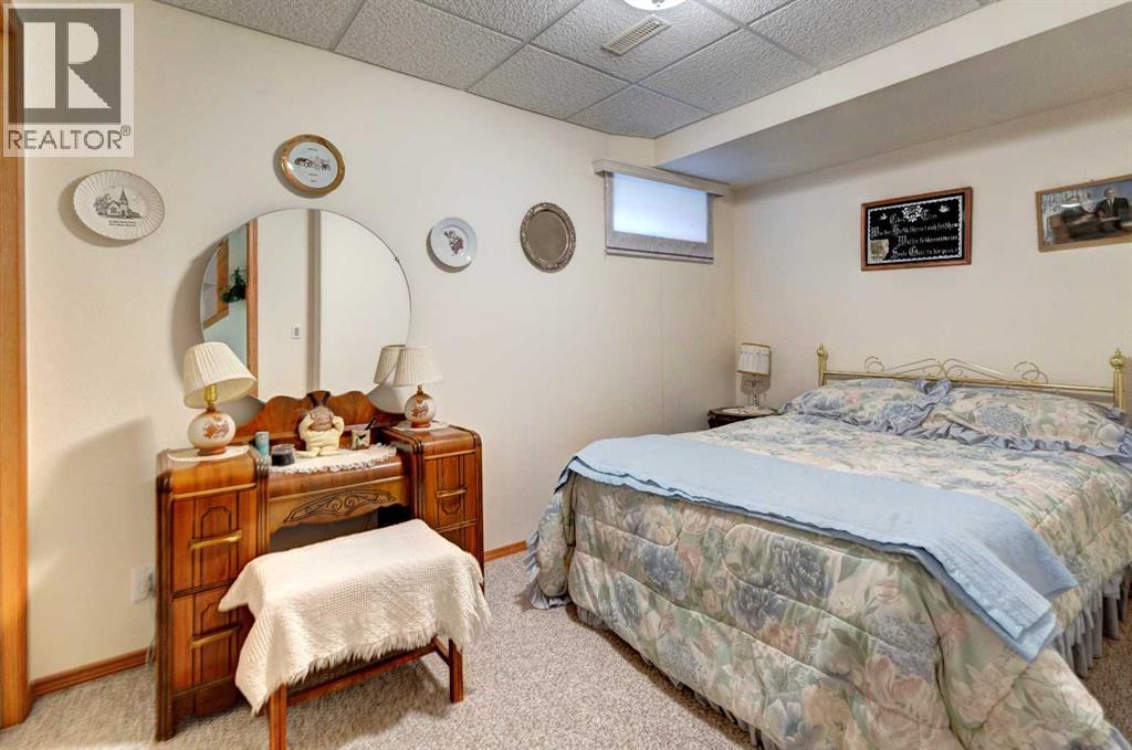 Single Family House for Sale in  Mt Mckenzie Villas SE McKenzie Lake Calgary 