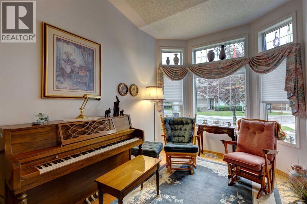 Single Family House for Sale in  Mt Mckenzie Villas SE McKenzie Lake Calgary 