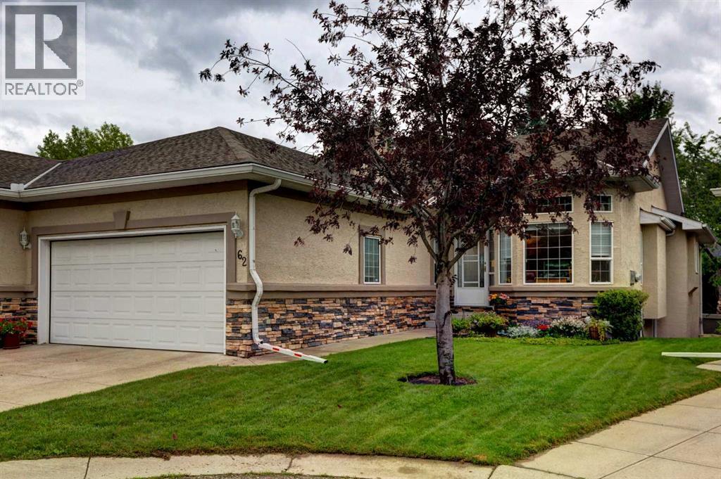 62 Mt Mckenzie Villas SE, Calgary, Alberta