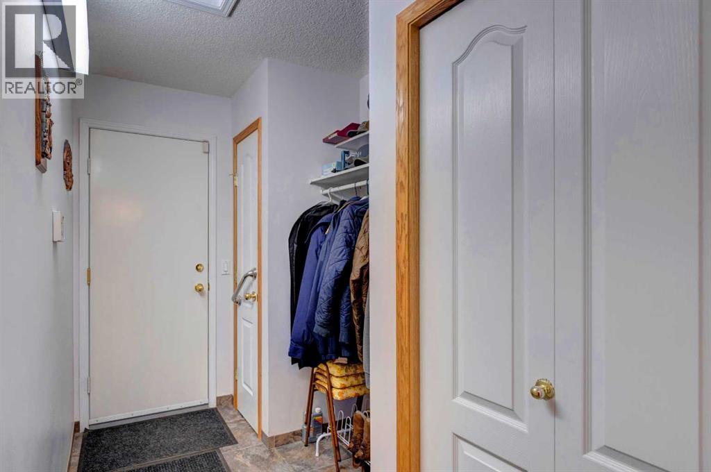 Single Family House for Sale in  Mt Mckenzie Villas SE McKenzie Lake Calgary 
