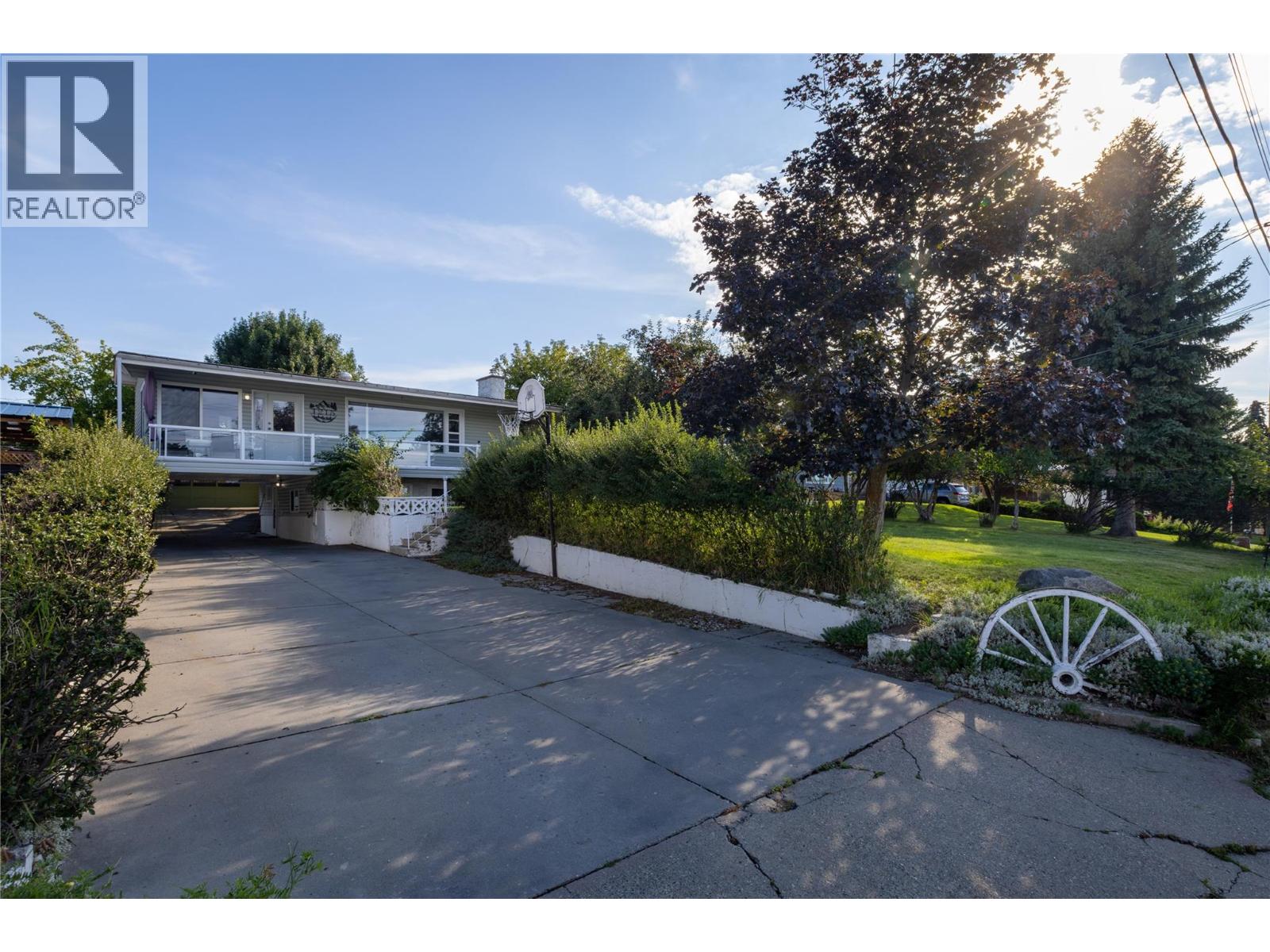 1215 12TH Street S, Cranbrook