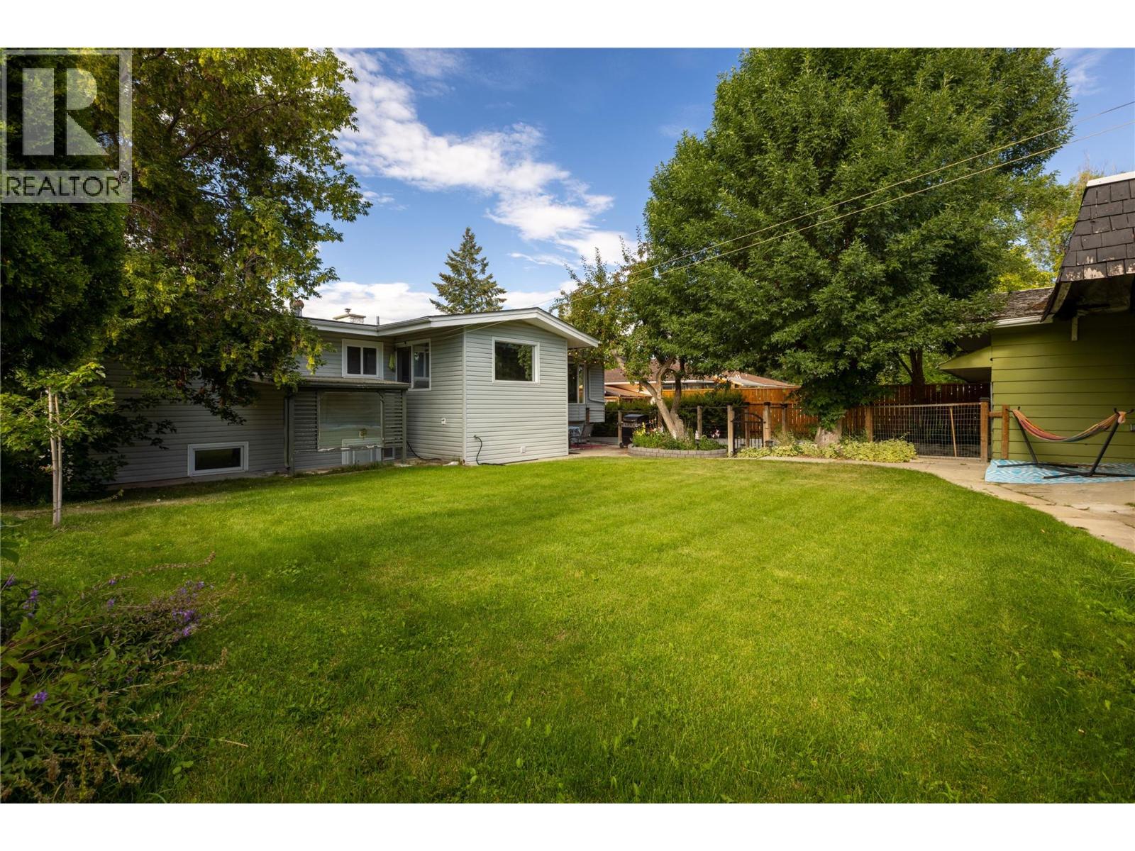 1215 12TH Street S, Cranbrook