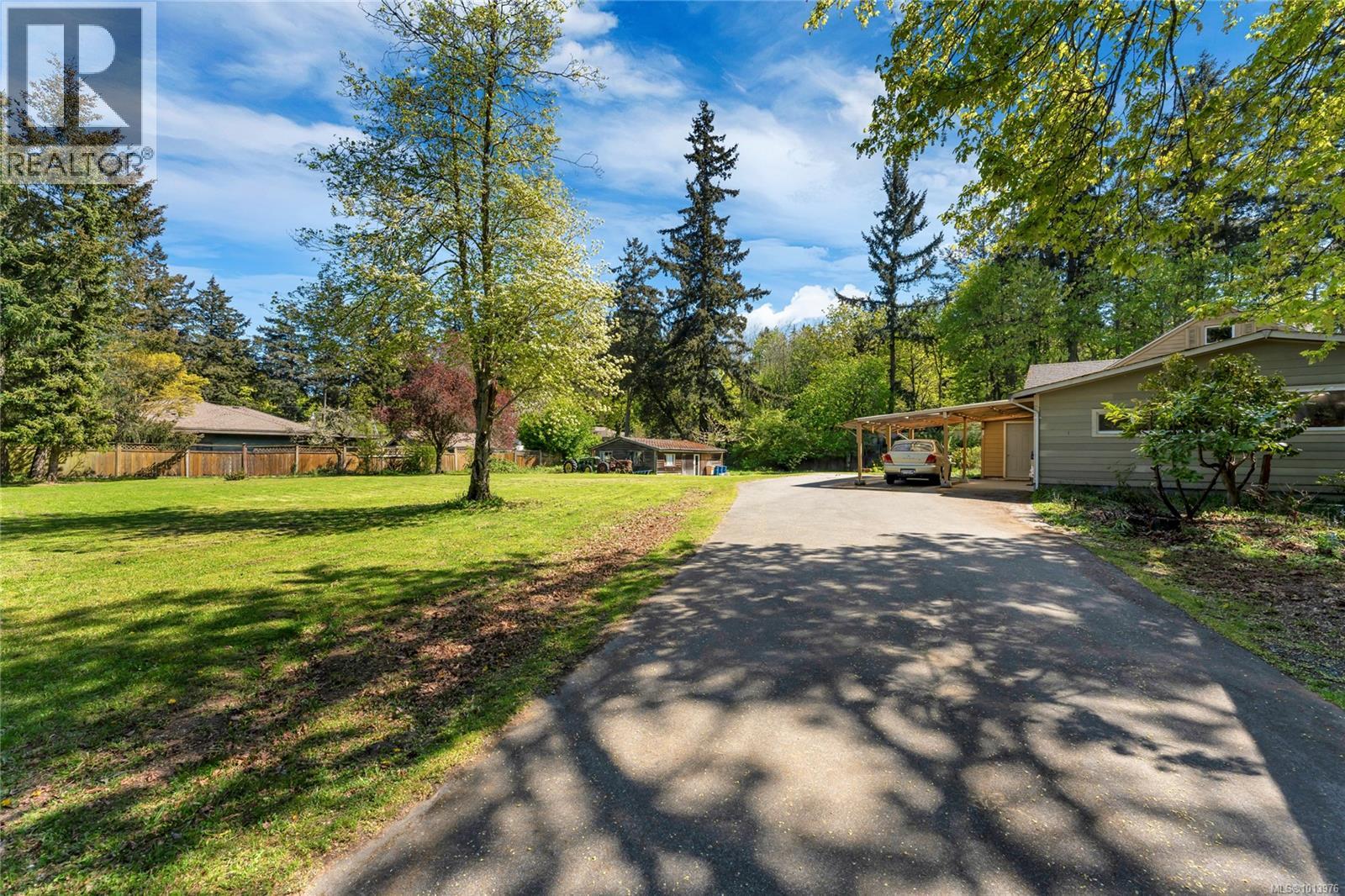  753 Sayward Road, Saanich